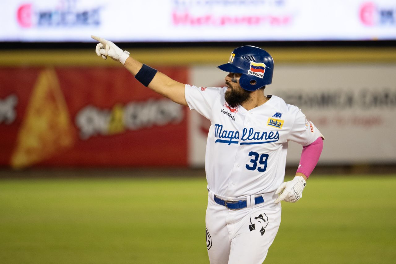 Renato Núnez vuelve a sacarla e impone otro récord de jonrones en la LVBP