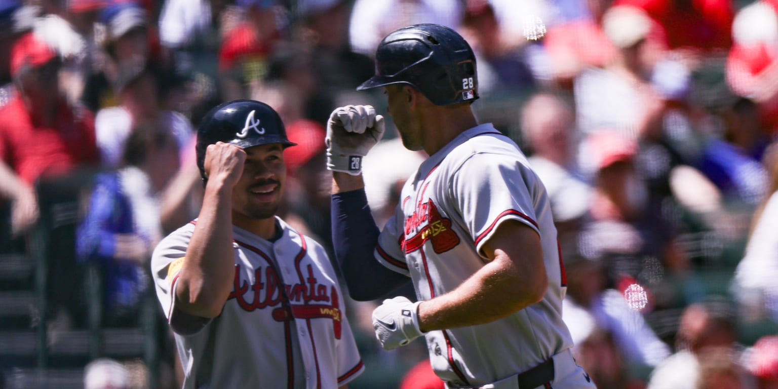 Olson, Holmes ayudan a Bravos a llevarse la serie en Anaheim antes de volver a casa 