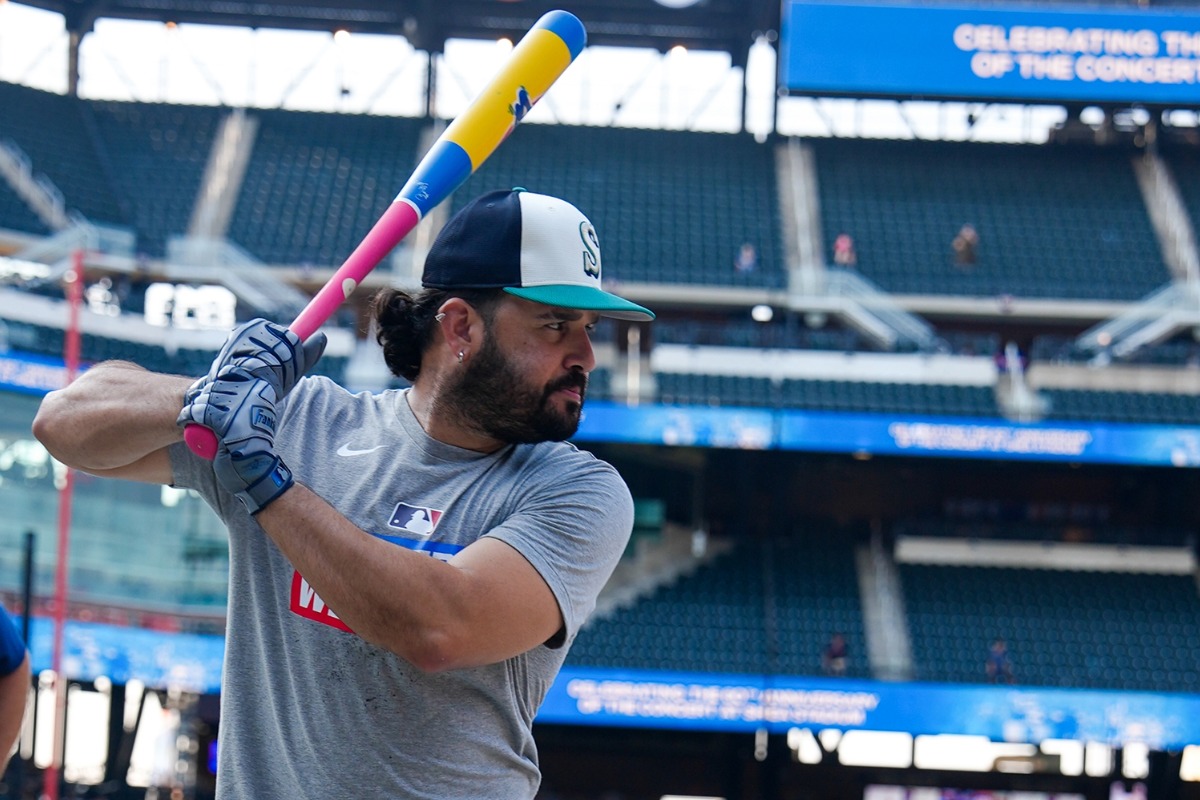 Robert Suárez fue solo el primero de los 5 contratos multimillonarios que firmarán los venezolanos en MLB