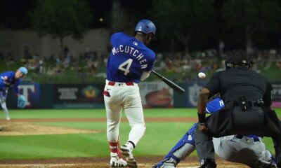 McCutchen iniciará su 18va campaña tras ganarse puesto en el roster de Rangers