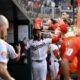Dúo del cuadro brilla con récords personales y Nacionales vencen a Astros