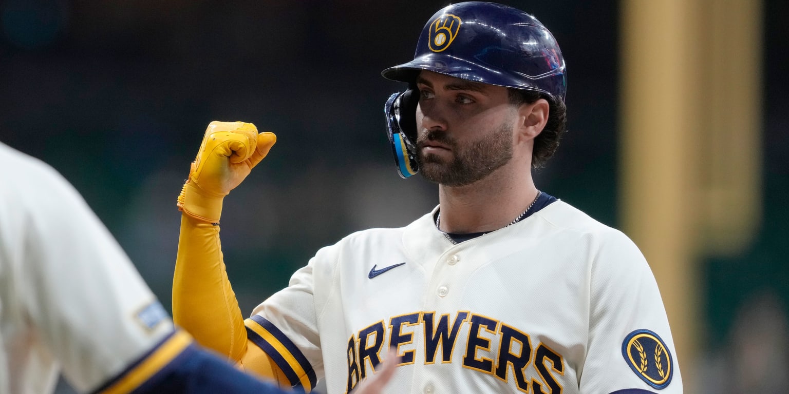 Cerveceros estallan con pelota pequeña para vencer a Diamondbacks