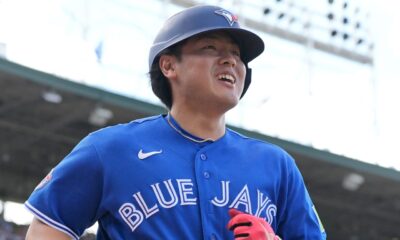 Con HR de Varsho y Okamoto, Azulejos despiertan con férrea remontada en Chicago