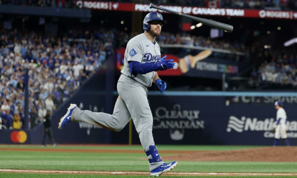 Dodgers ejercen opciones de contrato a Muncy y Vesia
