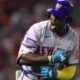 HR de Mauricio y sólido relevo sellan importante victoria en Anaheim