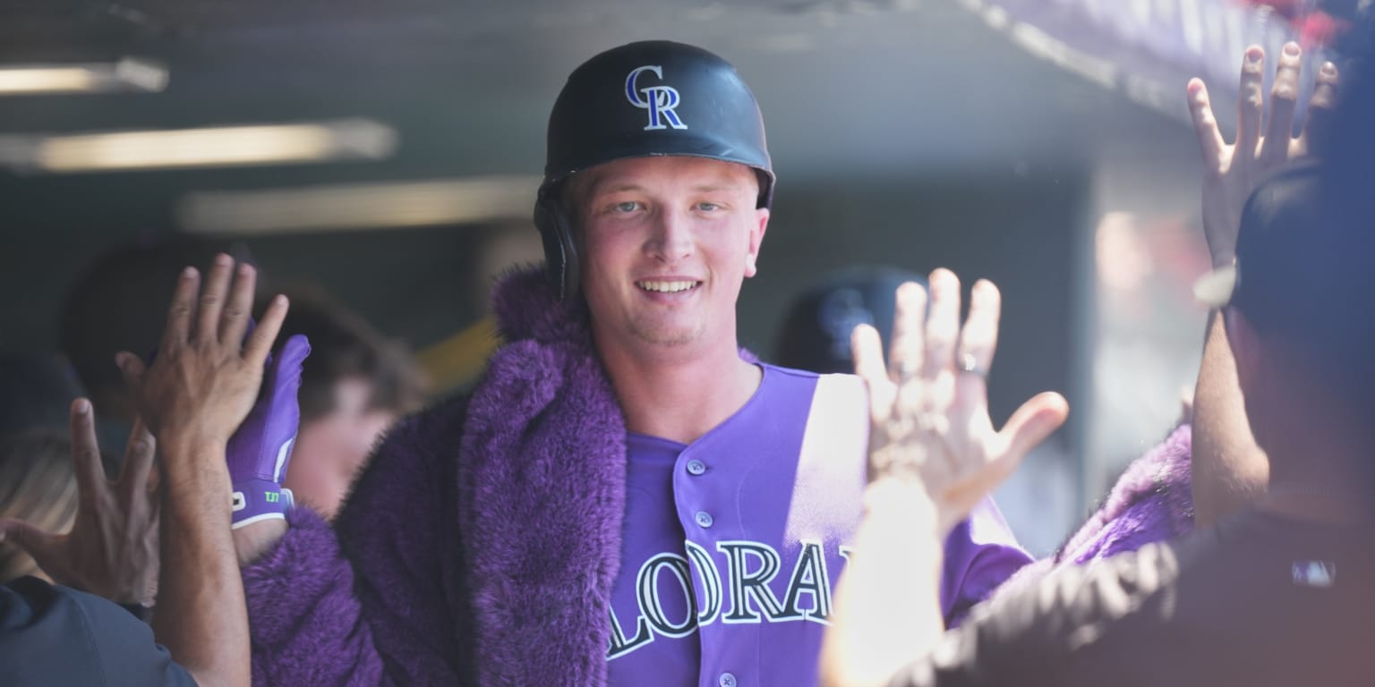 TJ Rumfield pega 4 hits, incluyendo jonrón, e impulsa 4 en la victoria de Rockies