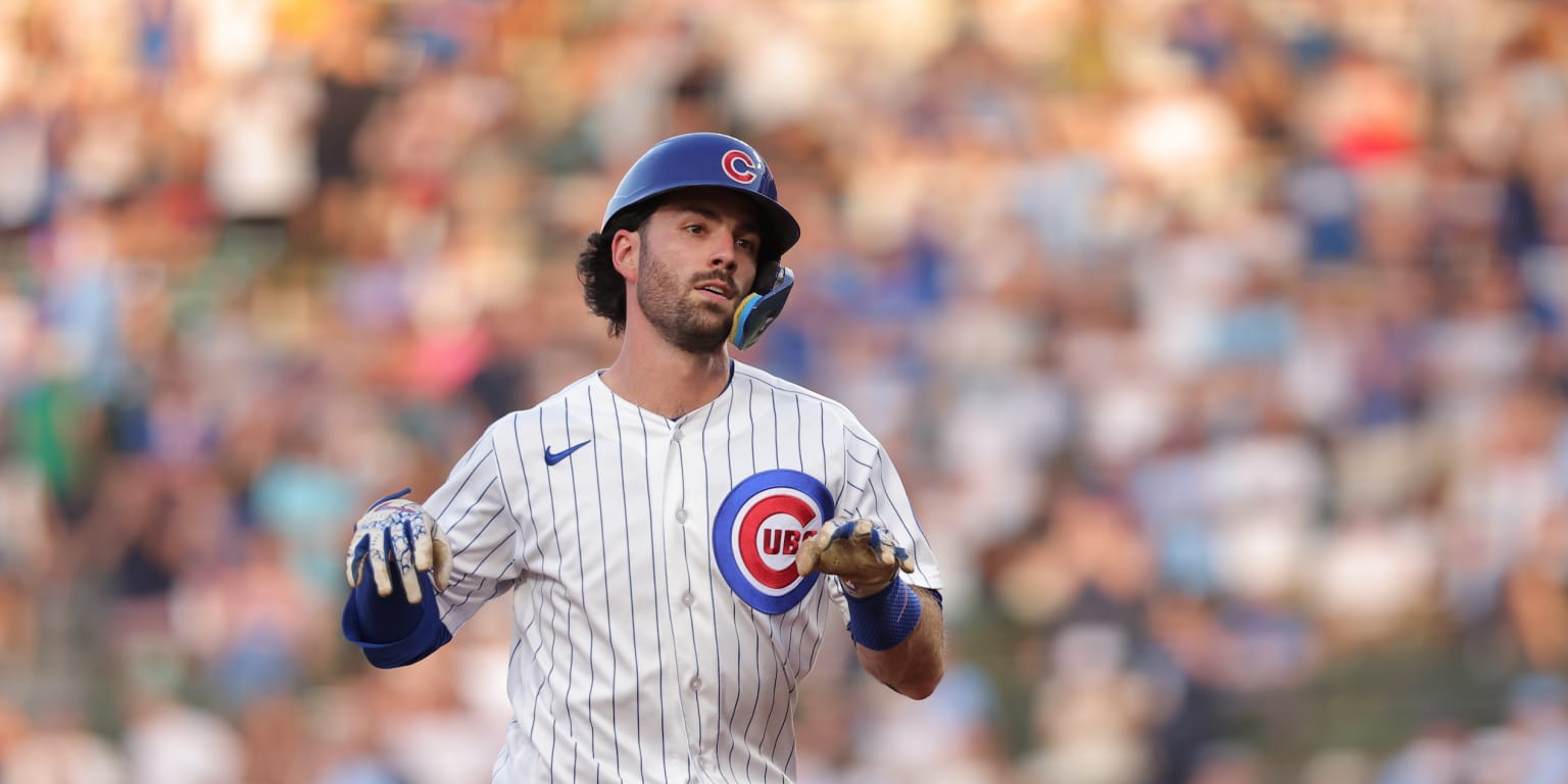Swanson pega dos jonrones y los Cachorros ganan un duelo de tablazos vs. Padres