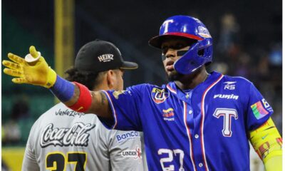 Expulsan a Ronald Acuña Jr. por primera vez en su carrera en la LVBP o la MLB y el público le acompaña fuera del estadio