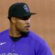 Hill frena a Dodgers en momento clave y asegura victoria de Rockies