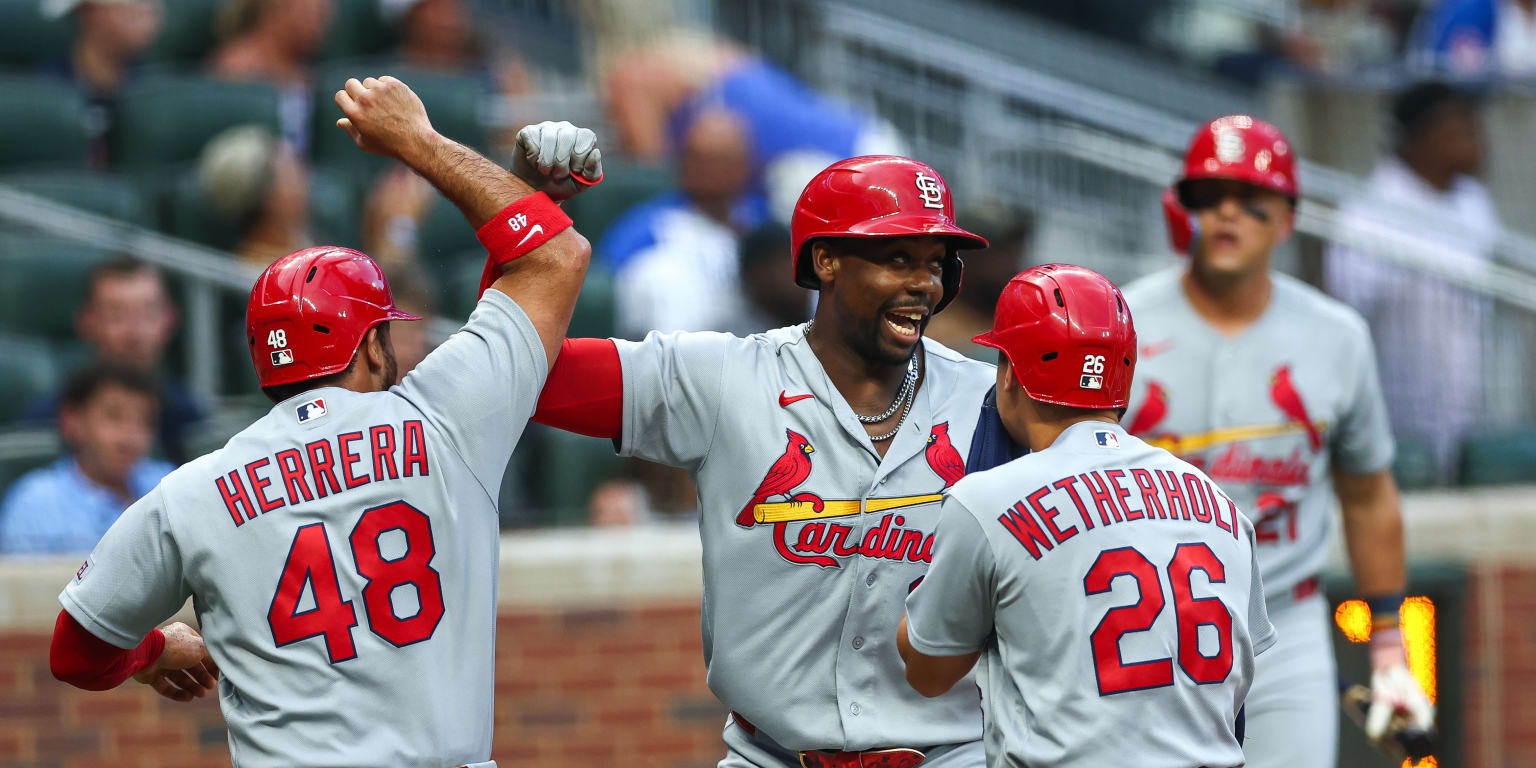 En su regreso a Atlanta, Walker (HR, 4 CI) guía paliza de Cardenales sobre Bravos