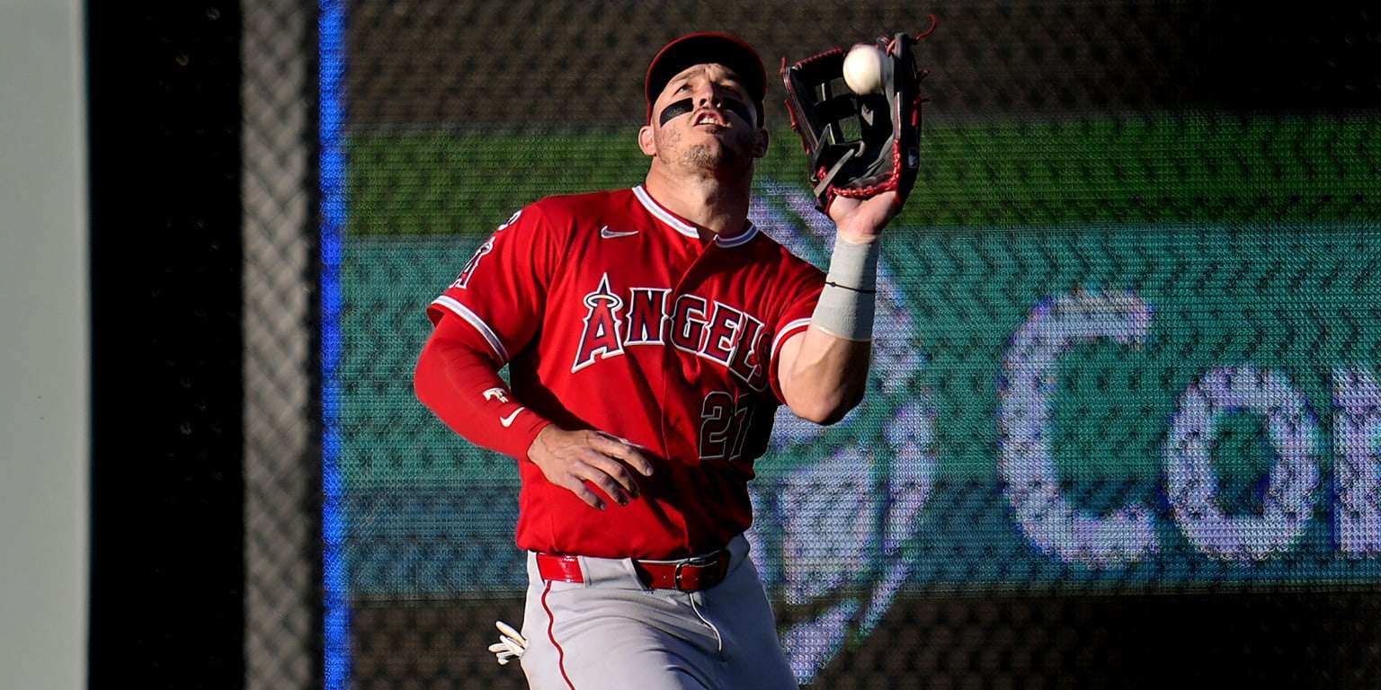 Trout establece récord de juegos en una posición para Angelinos