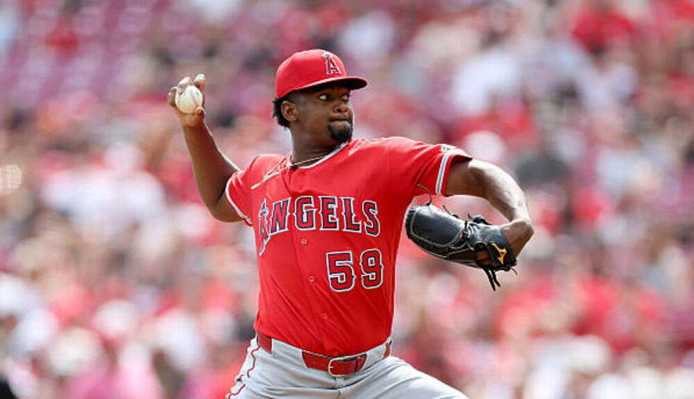 José Soriano sigue firmando inicio histórico con los Angels