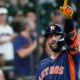 ¿Nuevo amuleto? ¡Walker frotó el bate de Yordan y ahora no para de batear!