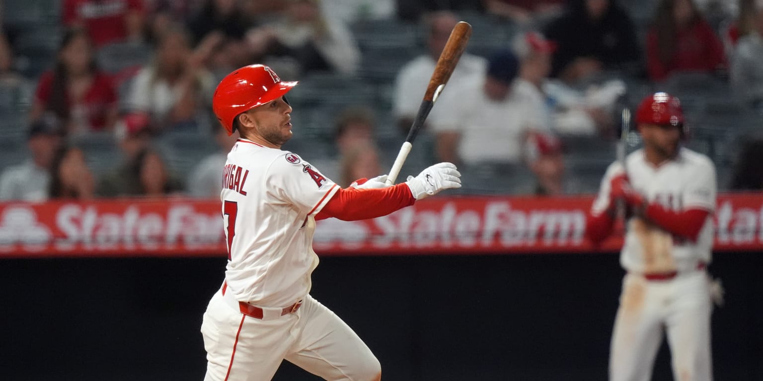 Angelinos desatan ataque de 16 imparables y 11 carreras frente a los Rockies Angelinos desatan ataque de 16 imparables y 11 carreras frente a los Rockies