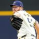 Cerveceros arrollan a D-backs, pero prenden las alarmas con Woodruff Cerveceros arrollan a D-backs, pero prenden las alarmas con Woodruff