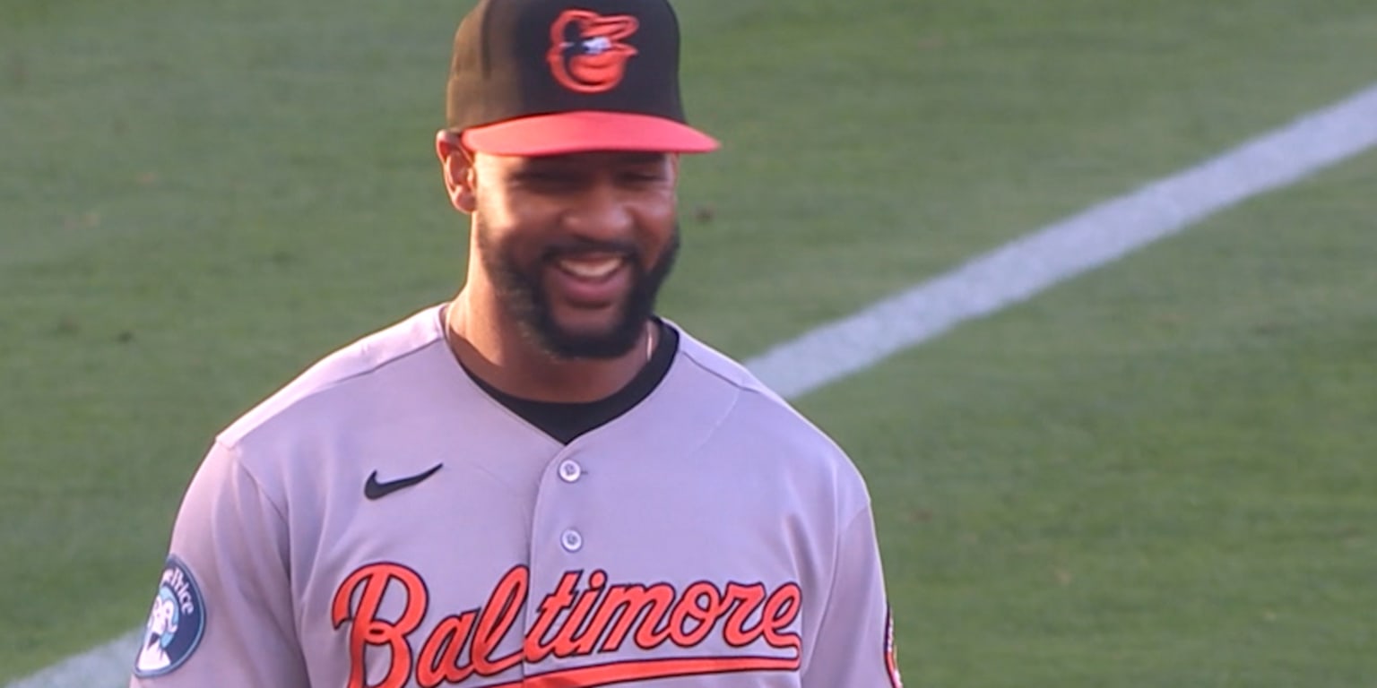 Lesión de rodilla de Alexander obliga a Orioles a utilizar a un OF natural en la 3B
