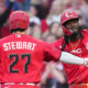 Stewart (HR, 5 CI) impulsa a Rojos al primer lugar en la Central 