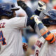 Cuatro jonrones y error de los Reales sellan triunfo de Astros Cuatro jonrones y error de los Reales sellan triunfo de Astros