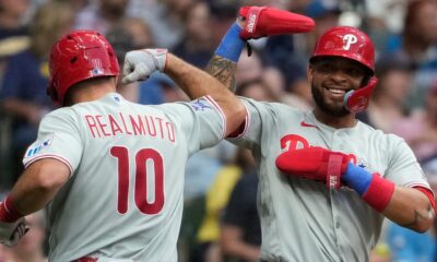 Realmuto (HR 4CI), Sosa lideran explosión ofensiva de 17 hits en triunfo de Filis