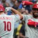Realmuto (HR 4CI), Sosa lideran explosión ofensiva de 17 hits en triunfo de Filis