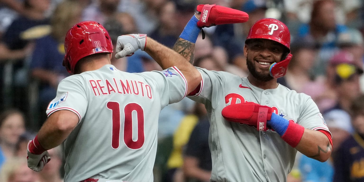 Realmuto (HR 4CI), Sosa lideran explosión ofensiva de 17 hits en triunfo de Filis