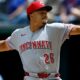 Rojos exigen a Burns al máximo para completar la barrida sobre Rangers Rojos exigen a Burns al máximo para completar la barrida sobre Rangers