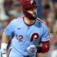 Habría surgido un equipo sorpresa en la puja por Schwarber (informe)