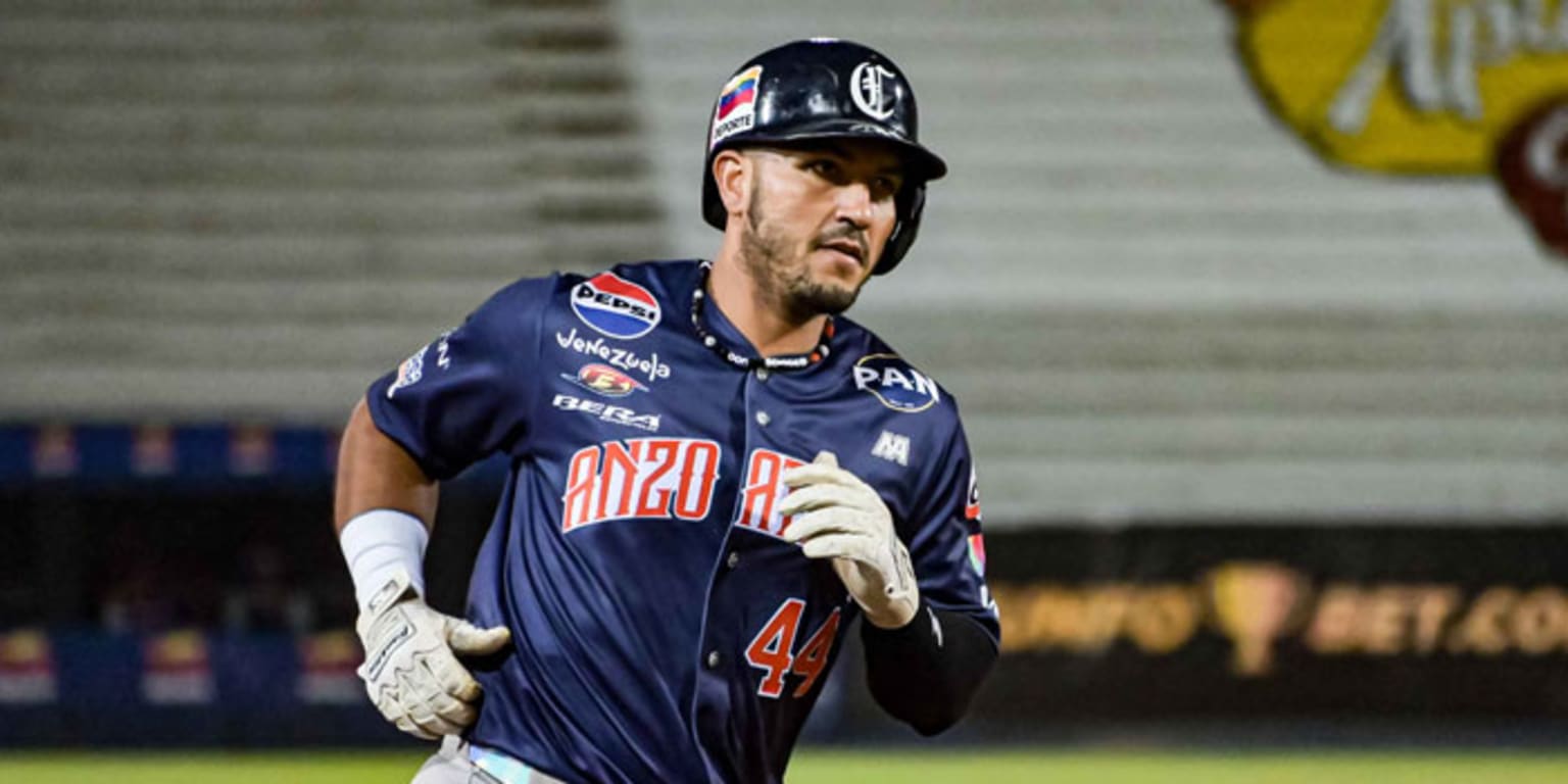 Caribes estallan en el quinto y apabullan a Cardenales en Venezuela Caribes estallan en el quinto y apabullan a Cardenales en Venezuela