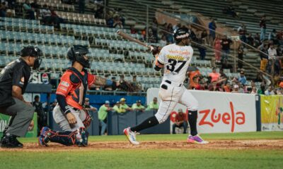 Osleivis Basabe salió del juego para mejorar la defensiva y no está lesionado