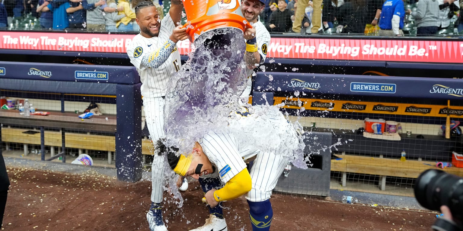 Elevado de Contreras en la 10ma da a Cerveceros su primer walk-off Elevado de Contreras en la 10ma da a Cerveceros su primer walk-off