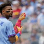Acuña se acerca a un posible regreso durante la serie de los Bravos en casa Acuña se acerca a un posible regreso durante la serie de los Bravos en casa