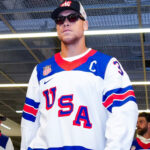 EE.UU. viste jerseys que usaron los ganadores de medalla de oro en hockey sobre hielo