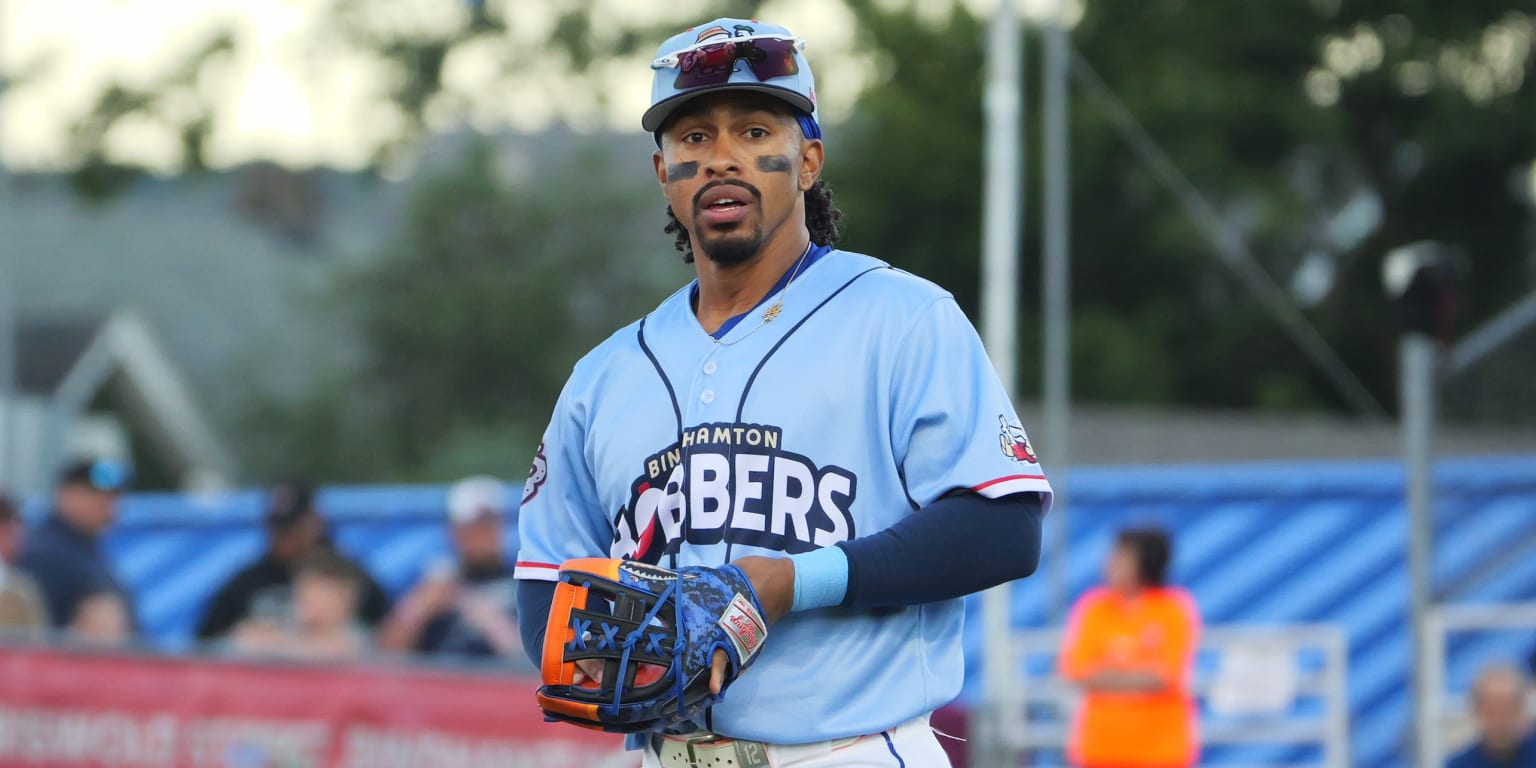 Lindor conecta sencillo y anota en su primer juego de rehabilitación en Doble-A 