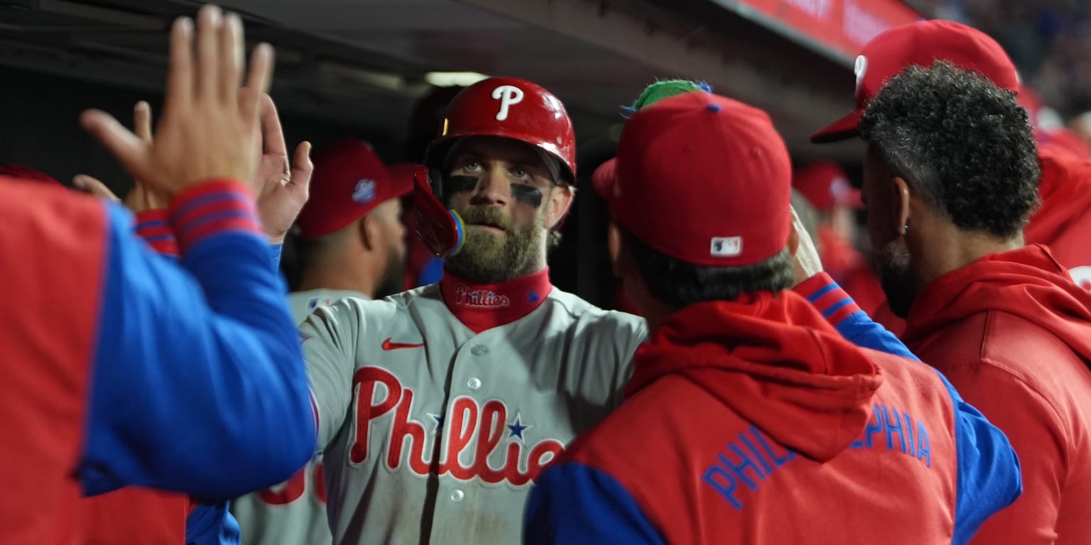 Tras lento inicio, Harper luce élite en remontada ante los Gigantes