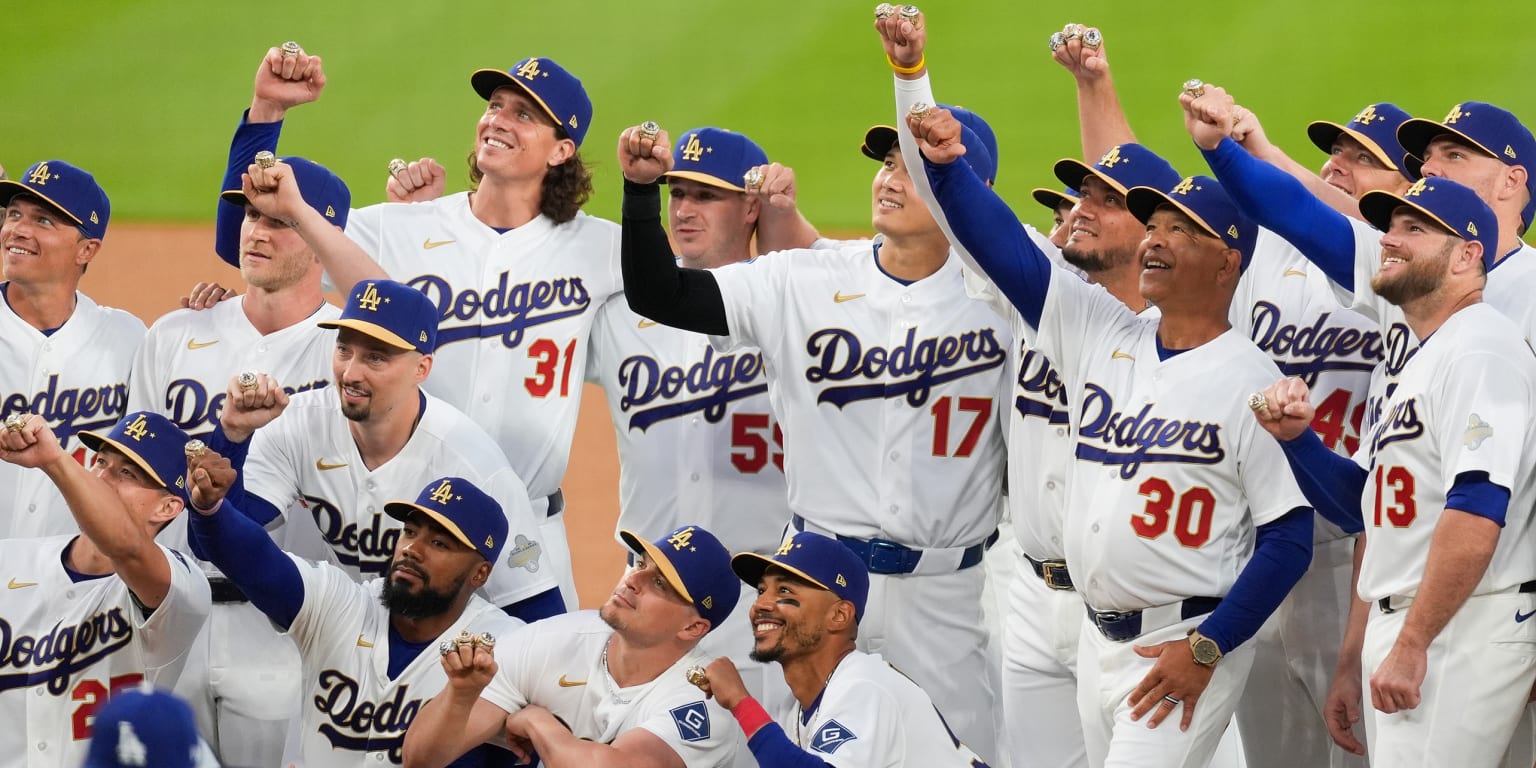 Dodgers reciben sus anillos de Serie Mundial que incluyen tierra del Juego 7