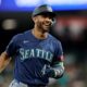 J-Rod cumple reto de fanático con jonrón y luego lo repite en triunfo de Seattle