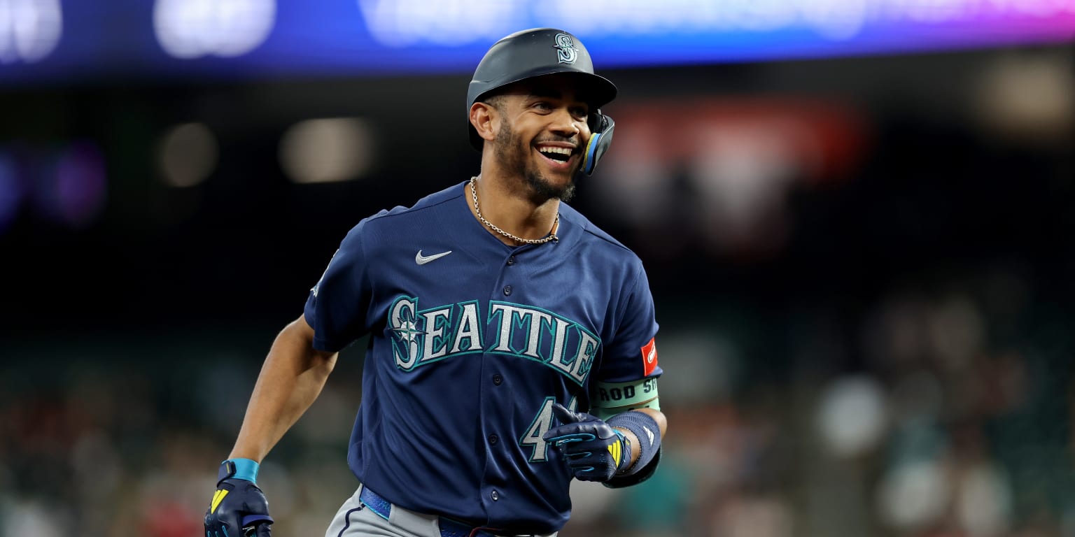 J-Rod cumple reto de fanático con jonrón y luego lo repite en triunfo de Seattle