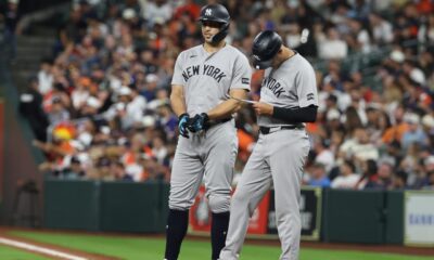 Stanton “día a día” tras su salida de juego debido a rigidez en la pierna