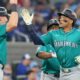 Mariners vapulean a Blue Jays y van a casa con liderato 2-0 Mariners vapulean a Blue Jays y van a casa con liderato 2-0