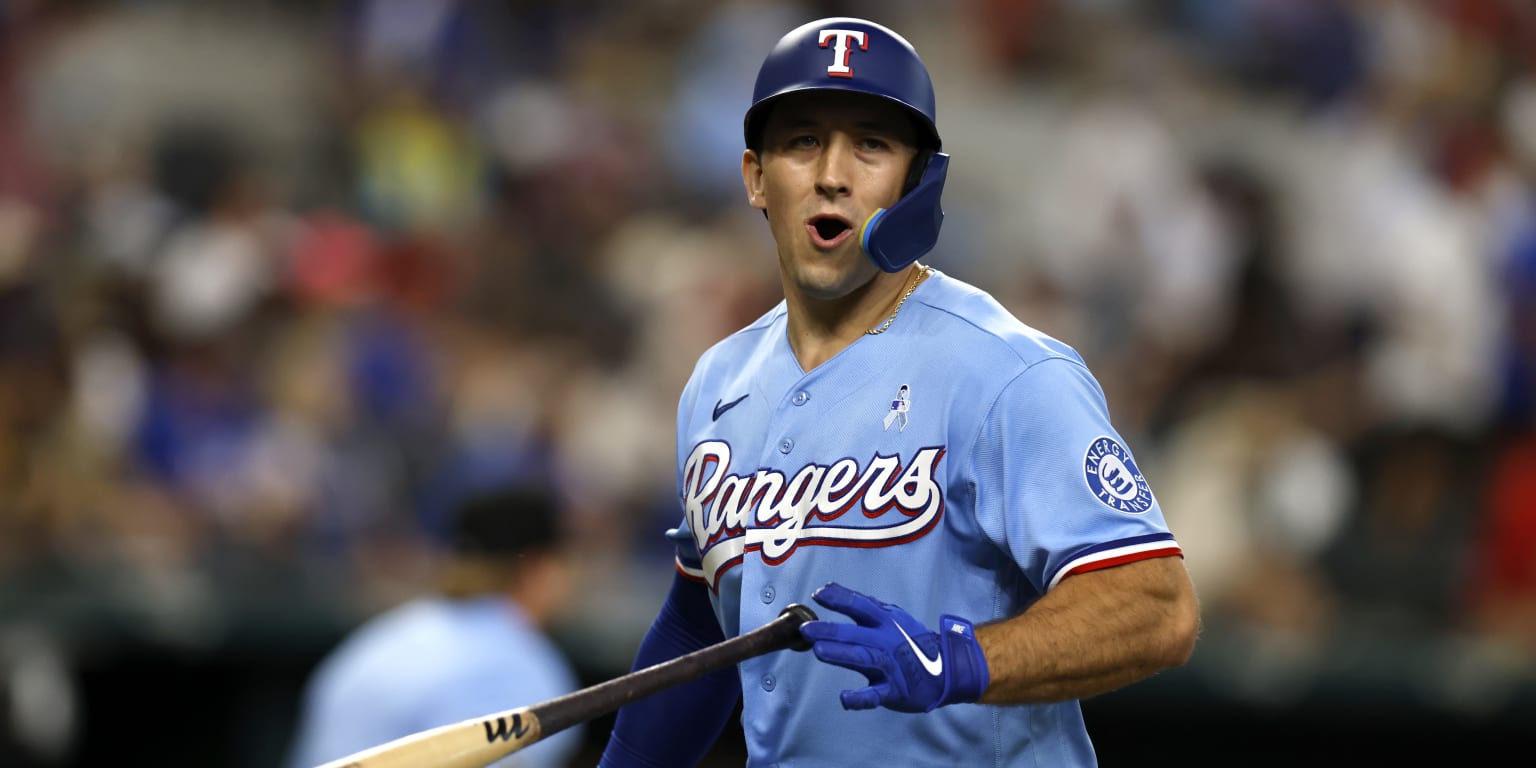 Langford, Jung fueron el golpe 1-2 que elevó a Rangers contra Padres