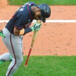 Cañonazo y beso: Grand slam de Acuña impulsa paliza de Bravos sobre Medias Rojas Cañonazo y beso: Grand slam de Acuña impulsa paliza de Bravos sobre Medias Rojas