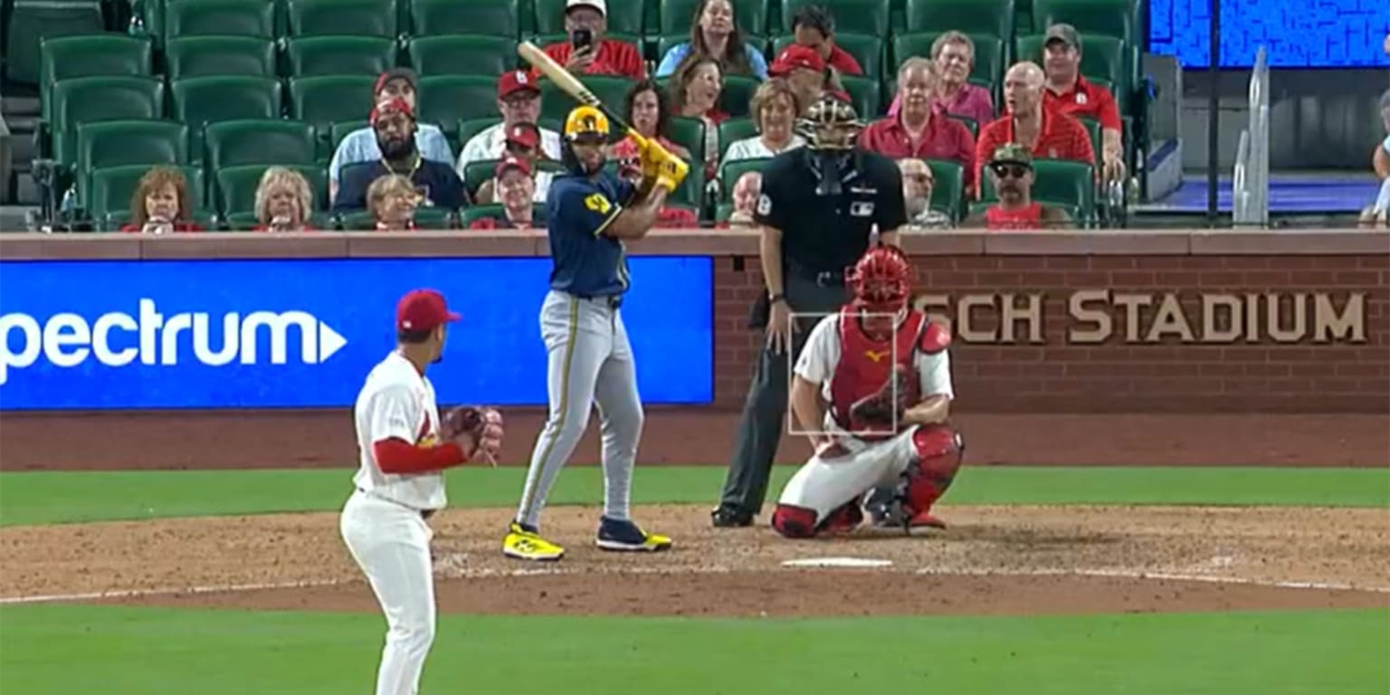 Chourio sorprende a todos con un batazo de 360 pies… ¡A LA ZURDA!
