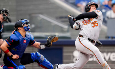 Gran noche de Rutschman (HR, 5 CI) lidera ataque ofensivo de Orioles vs. Azulejos
