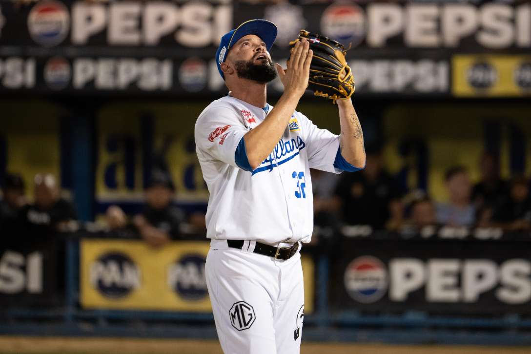 Jesús Reyes se llevó los honores de Setup del Año en la LVBP