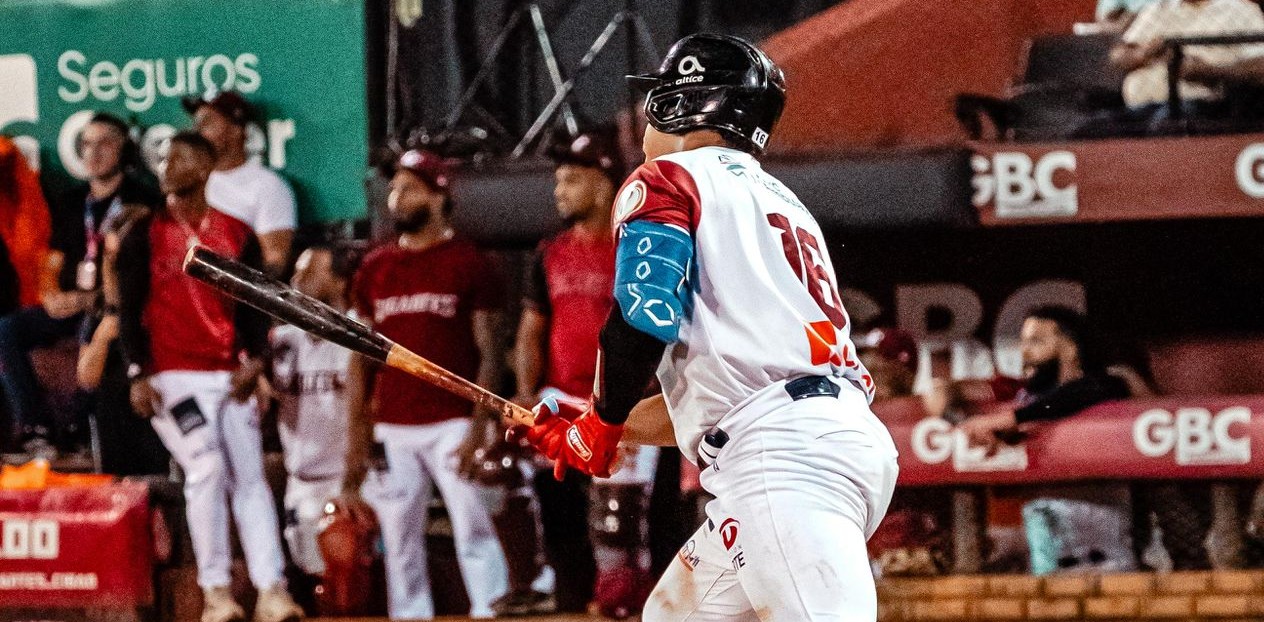 Licey celebra triunfo histórico; Gigantes y Escogido se imponen en Lidom