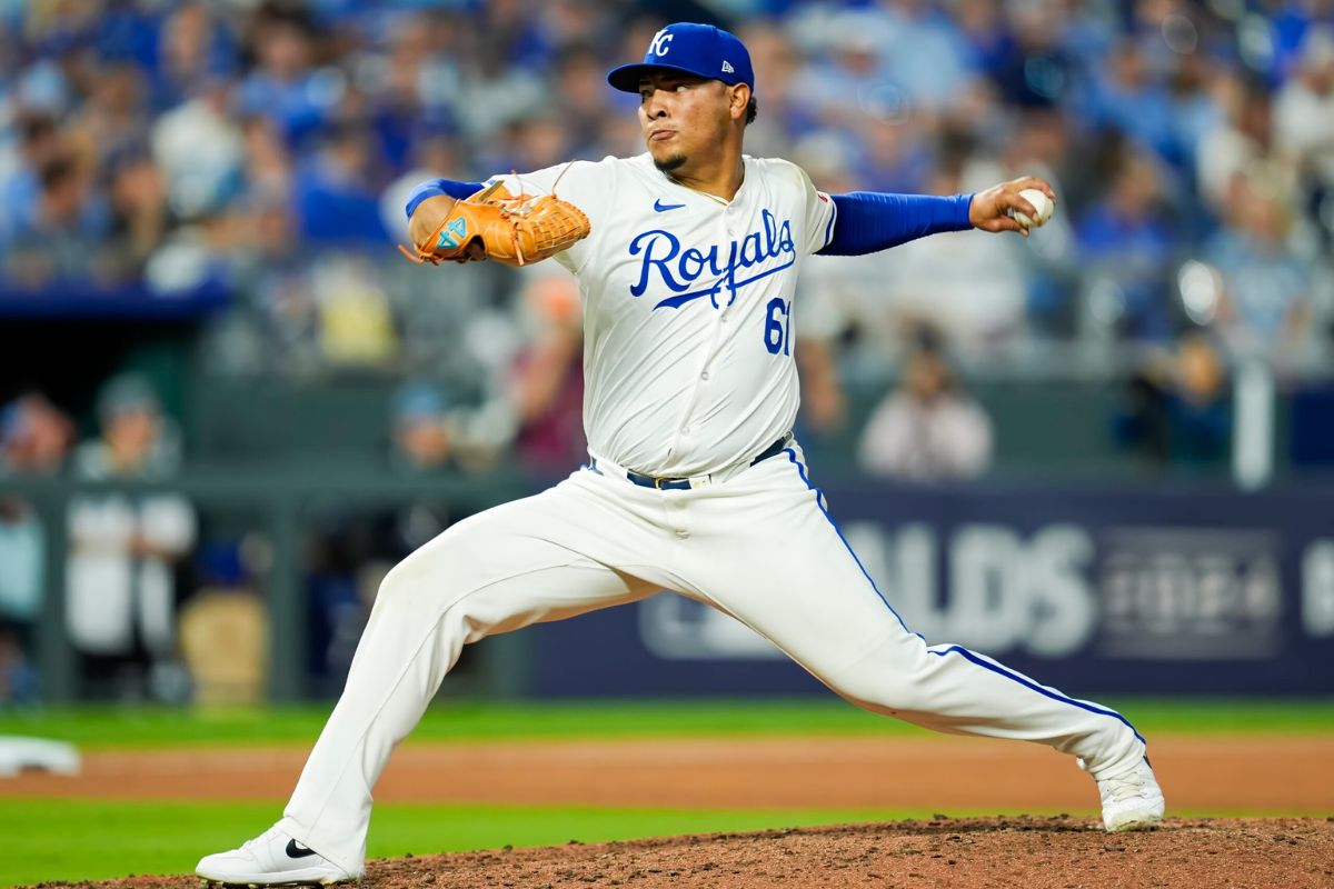 Milwaukee recibe en cambio a Ángel Zerpa para reforzar su bullpen