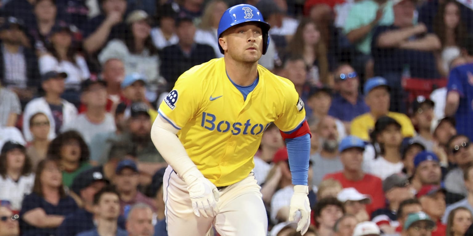 Medias Rojas le hacen una “oferta agresiva” a Alex Bregman (informe)