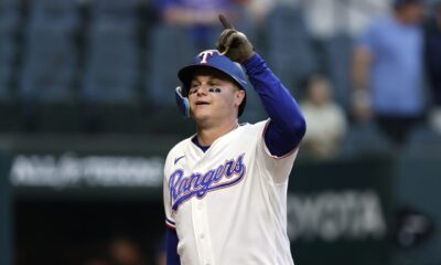 Pederson lidera la ofensiva de Rangers como 1er bate en triunfo sobre los D-backs
