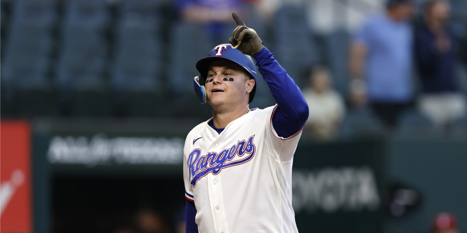 Pederson lidera la ofensiva de Rangers como 1er bate en triunfo sobre los D-backs Pederson lidera la ofensiva de Rangers como 1er bate en triunfo sobre los D-backs