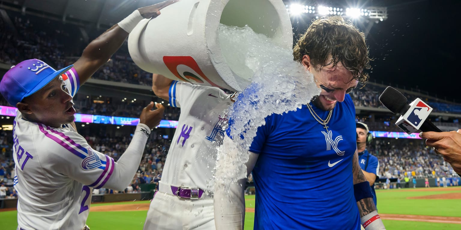 Jensen firma su primer hit de oro y completa la remontada de los Reales vs. Padres